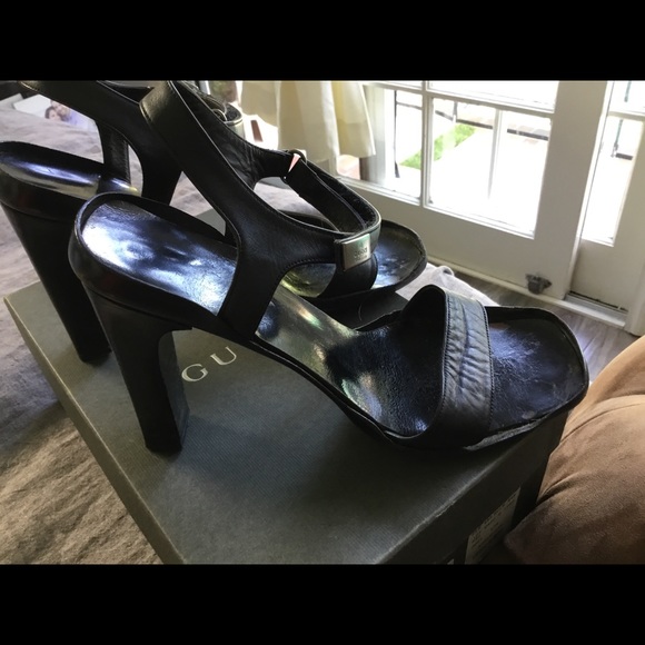 COPY - Authentic Gucci shoes - Picture 3 of 8